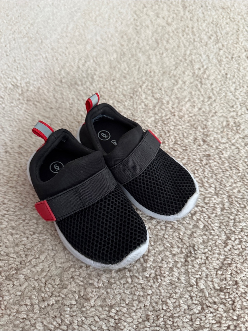Cat & Jack toddler Black/red Slip-On Mesh shoes-size 6